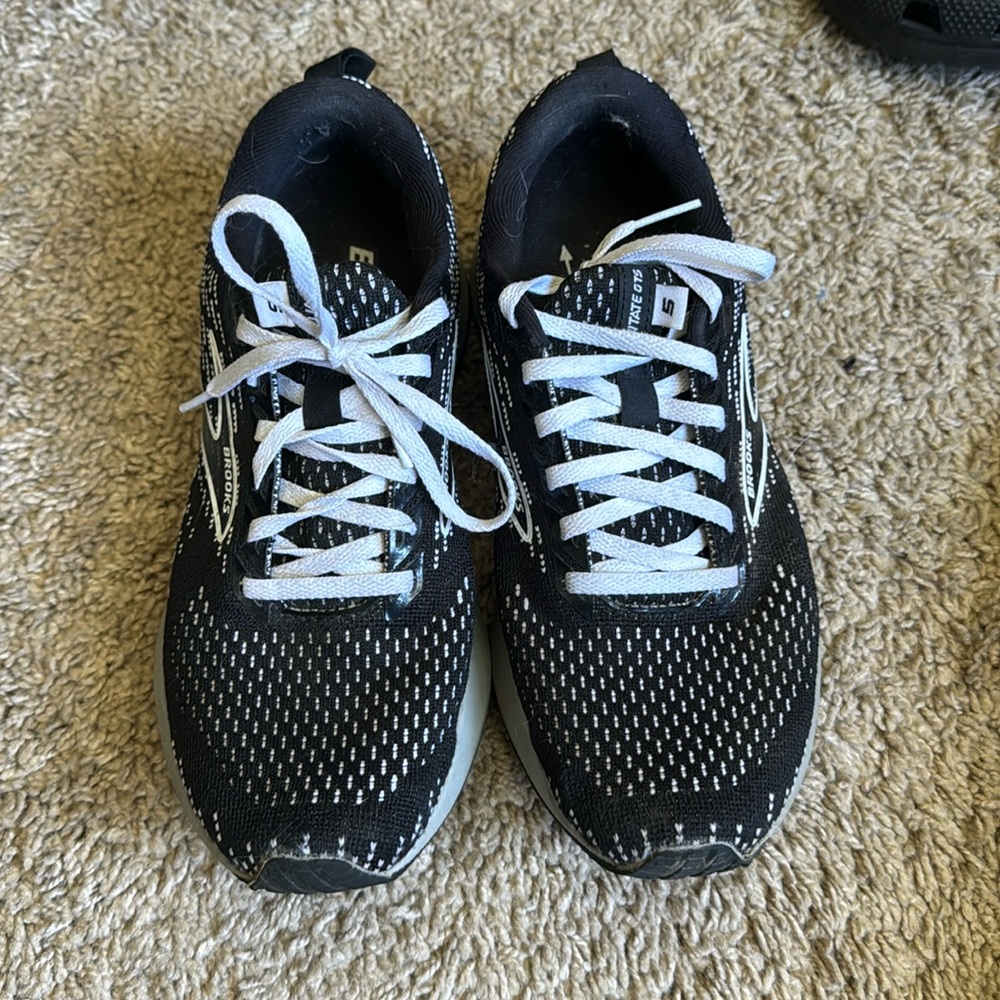 Brooks Guiderail 5
